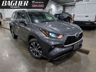 Used 2022 Toyota Highlander XLE video 1