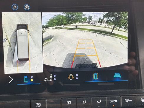 Used 2024 Chevrolet Brightdrop 600 w/ Commercial Equipment Package AWD/4WD image 15