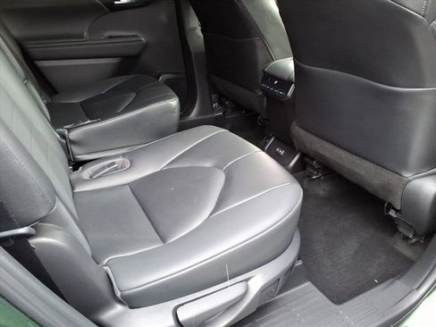 Certified 2023 Toyota Highlander Limited image 10