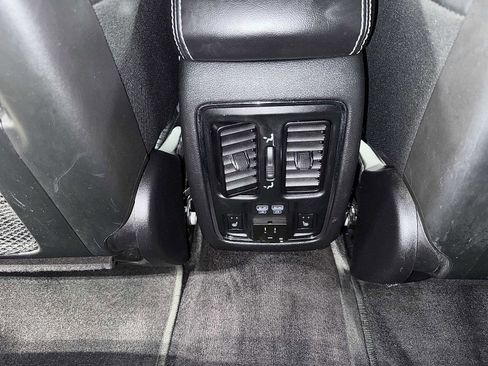 Used 2017 Jeep Grand Cherokee Limited image 30