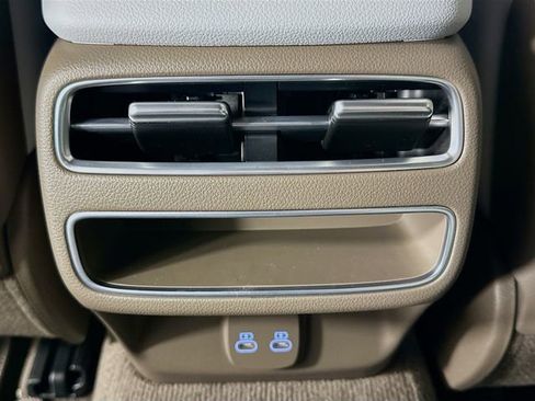 New 2026 Genesis GV70 2.5T Advanced AWD/4WD image 18