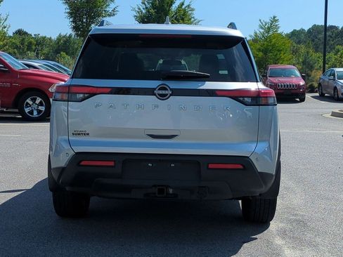 Certified 2025 Nissan Pathfinder SV w/ SV Premium Package FWD image 5