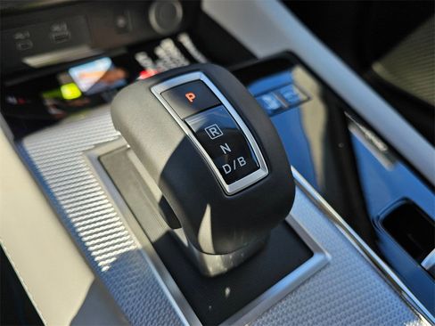 New 2025 Mitsubishi Outlander SEL image 14