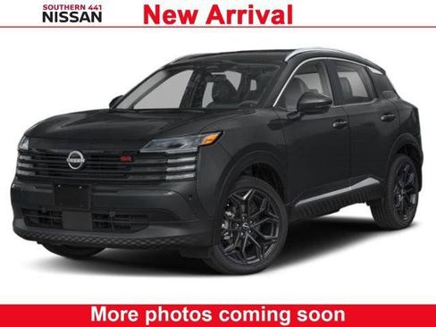 Certified 2025 Nissan Kicks SR FWD image 1