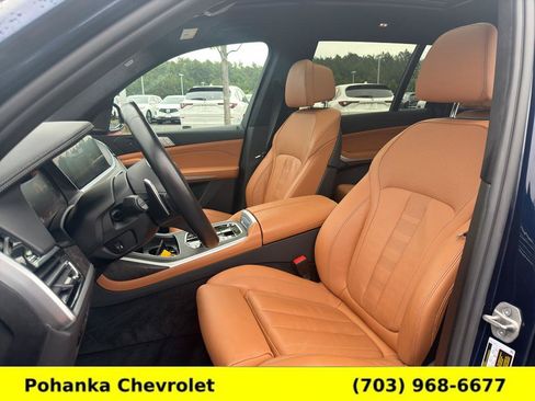 Used 2022 BMW X7 M50i w/ Dynamic Handling Package AWD/4WD image 26