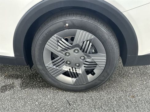 New 2025 Kia K4 LX image 11