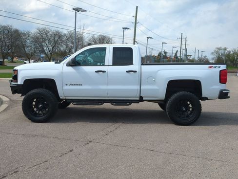 Used 2018 Chevrolet Silverado 1500 LT w/ Redline Edition AWD/4WD image 5