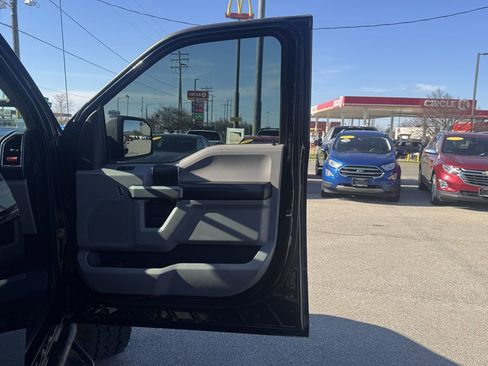 Used 2016 Ford F150 XLT image 24