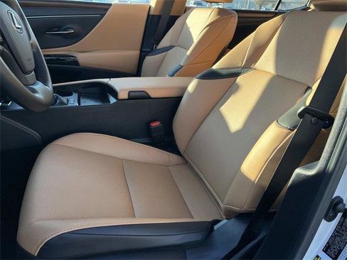 Certified 2025 Lexus ES 300h 300h image 31