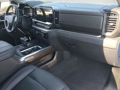 Used 2023 Chevrolet Silverado 1500 LT Trail Boss w/ LT Trail Boss Premium Package AWD/4WD image 22