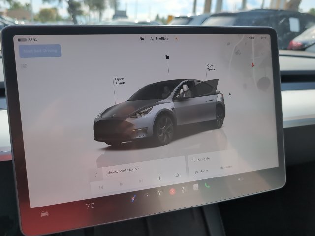Used 2025 Tesla Model Y Long Range AWD/4WD image 12