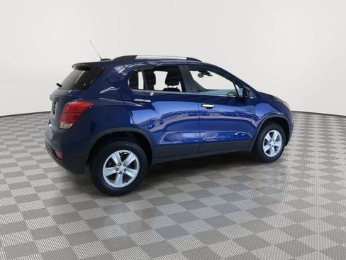 Certified 2017 Chevrolet Trax LT w/ LT Convenience Package AWD/4WD image 11