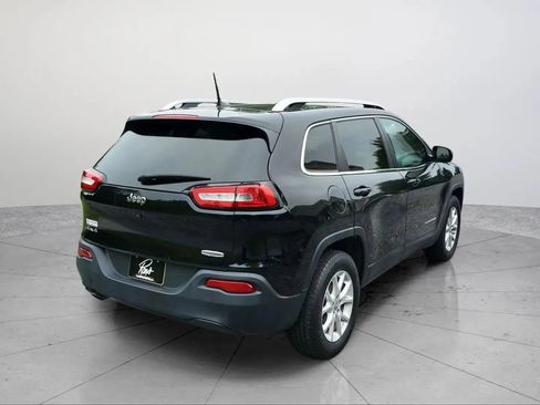 Used 2017 Jeep Cherokee Latitude w/ Cold Weather Group image 5