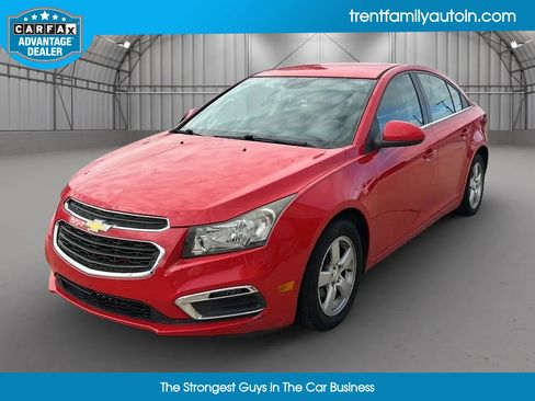 Used 2016 Chevrolet Cruze LT image 2
