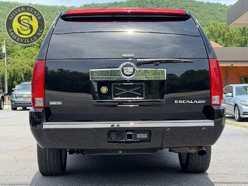 Used 2011 Cadillac Escalade ESV Premium AWD/4WD image 5