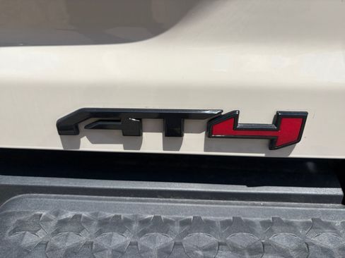 Used 2026 GMC Canyon AT4 w/ Technology Plus Package AWD/4WD image 18
