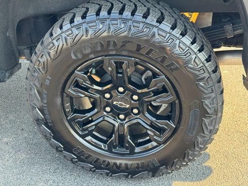Used 2023 Chevrolet Silverado 1500 ZR2 AWD/4WD image 7