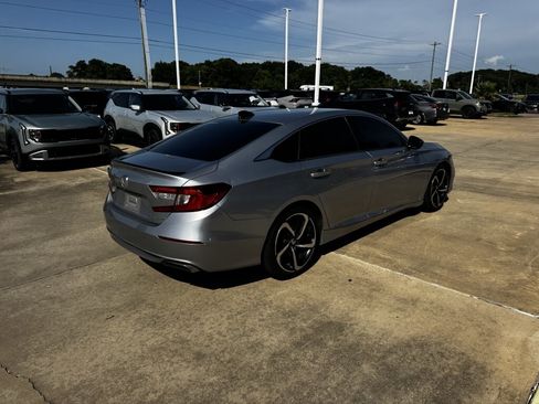 Used 2021 Honda Accord Sport image 18