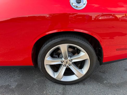 Used 2018 Dodge Challenger R/T RWD image 21