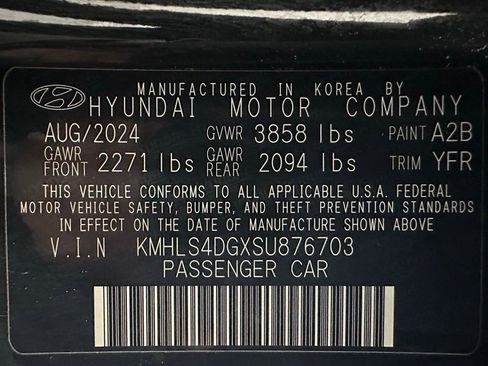 Used 2025 Hyundai Elantra SEL w/ Cargo Package image 11