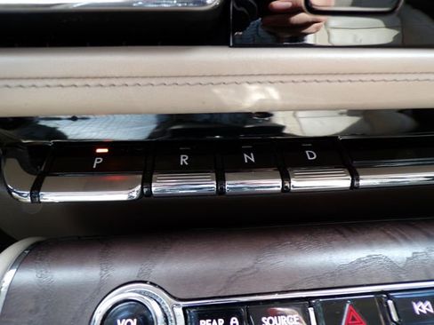 Used 2021 Lincoln Aviator Reserve w/ Equipment Group 201A image 30