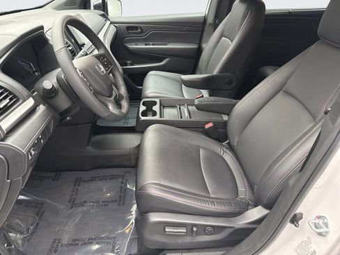 Used 2024 Honda Odyssey Sport image 11
