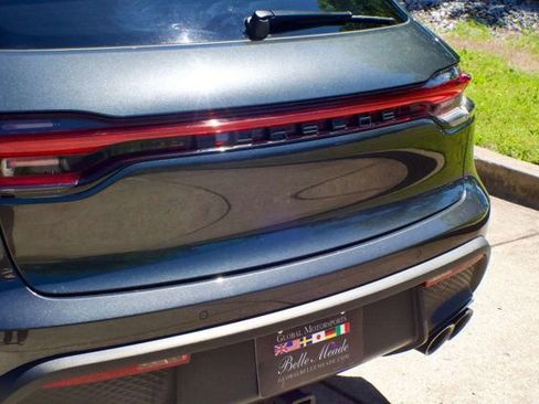 Used 2023 Porsche Macan AWD/4WD image 10
