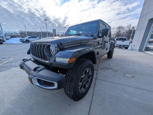 New 2026 Jeep Gladiator Sport AWD/4WD image 9