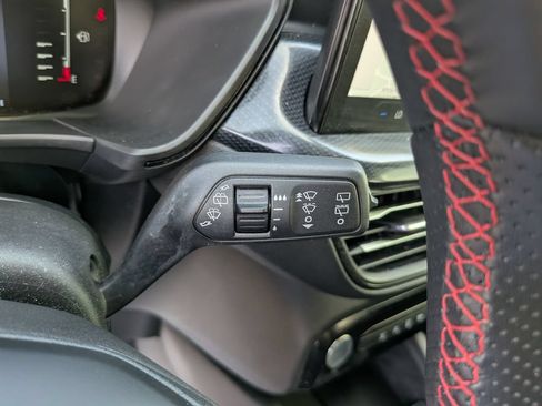 Used 2024 Ford Escape ST-Line w/ Tech Pack #1 FWD image 33