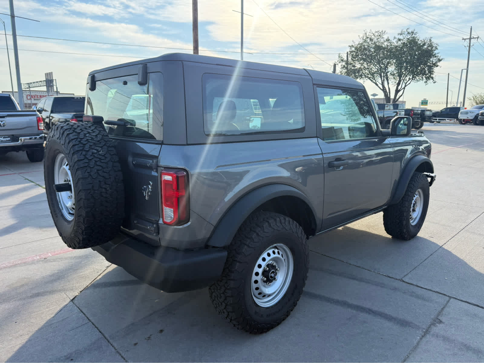 Used 2021 Ford Bronco 2-Door AWD/4WD image 3