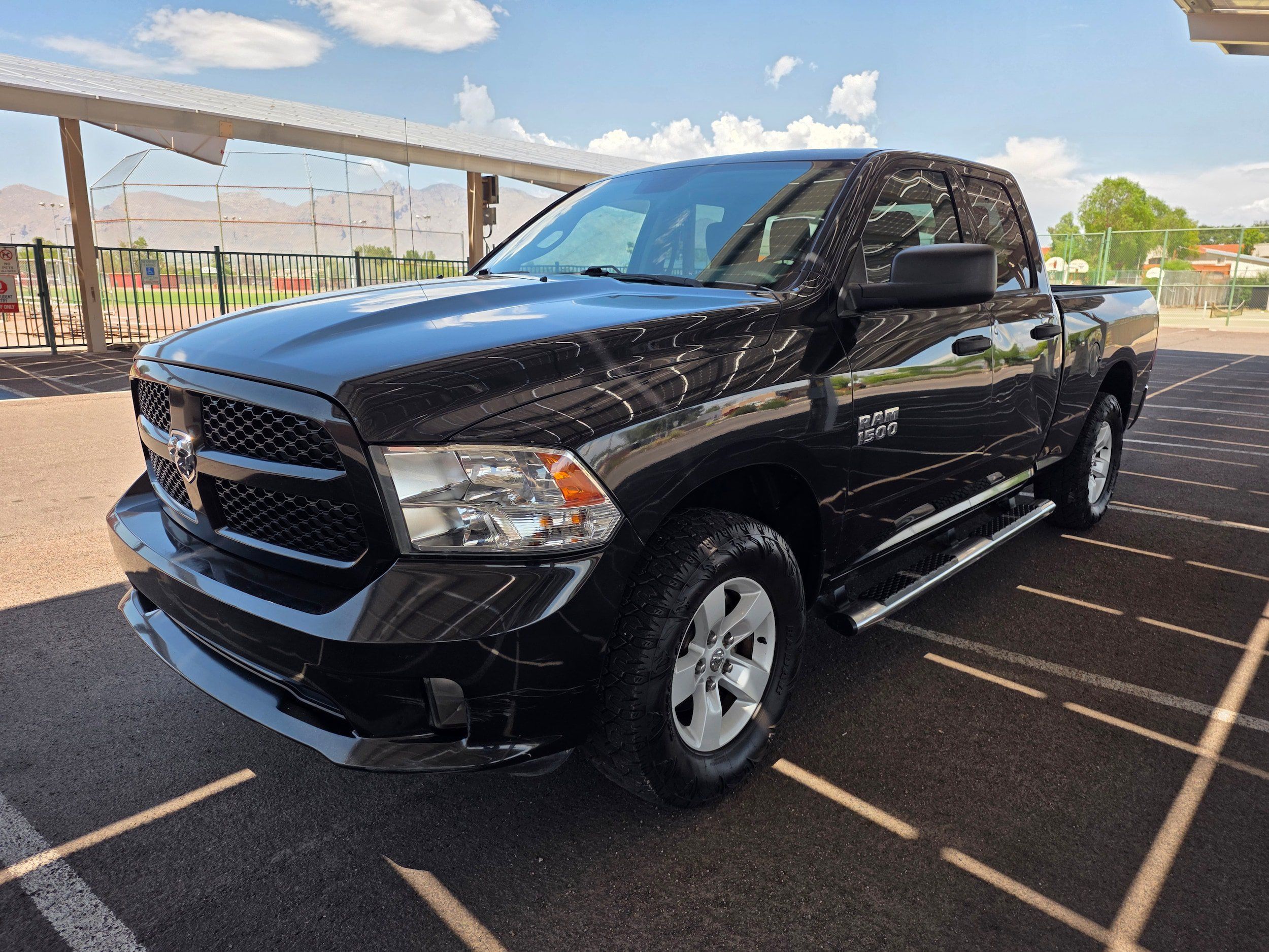 Used 2018 RAM 1500 Express RWD image 1