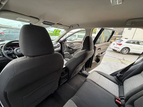 Used 2021 Nissan Rogue SV FWD image 13