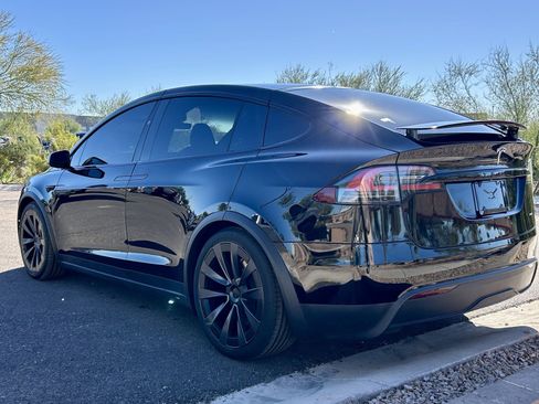 Used 2022 Tesla Model X Plaid image 5