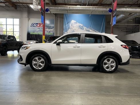 Used 2023 Honda HR-V LX image 2
