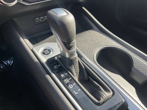 Used 2025 Nissan Altima 2.5 SV FWD image 41