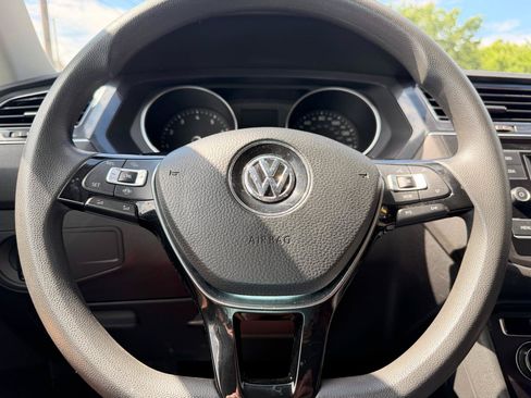Used 2021 Volkswagen Tiguan S FWD image 19