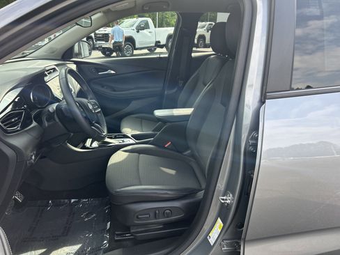 Used 2023 Buick Encore GX Select w/ Sport Touring Package FWD image 17