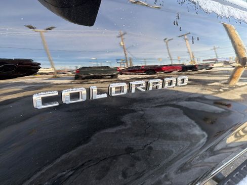 Used 2024 Chevrolet Colorado LT w/ LT Convenience Package III image 10