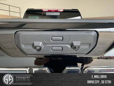 Used 2025 GMC Sierra 2500 Denali Ultimate image 13