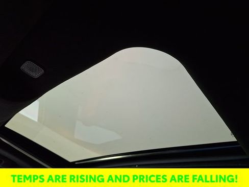 Used 2024 Toyota Highlander XSE image 16