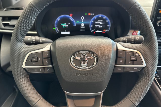 Used 2026 Toyota Sienna Limited FWD image 20