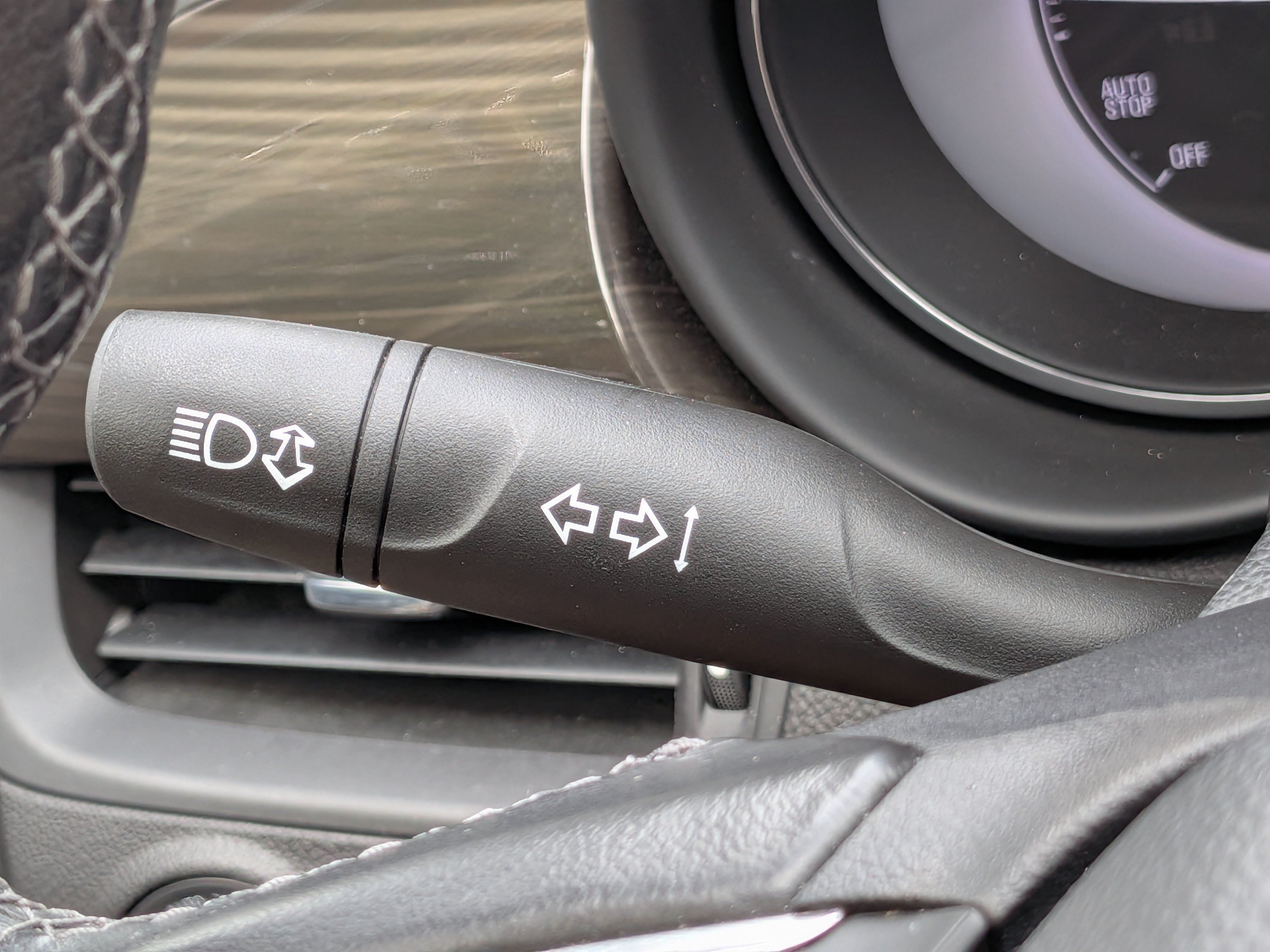 Used 2020 Buick Envision Essence w/ LPO, Cargo Package FWD image 26