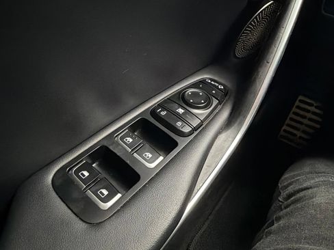 Used 2019 Kia Stinger GT1 RWD image 18