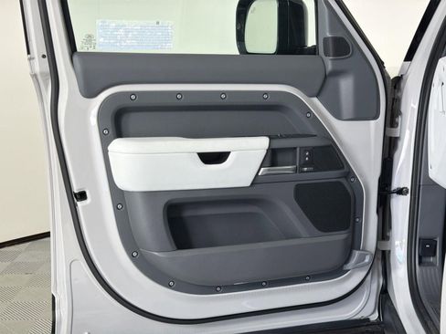 New 2026 Land Rover Defender 110 X-Dynamic SE AWD/4WD image 20