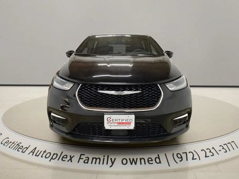 Used 2025 Chrysler Pacifica Select FWD image 8