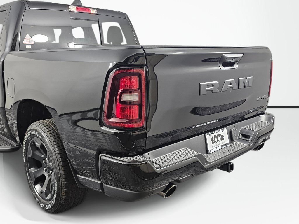 New 2026 RAM 1500 Express AWD/4WD image 16
