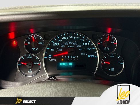 Used 2019 Chevrolet Express 2500 w/ Driver Convenience Package RWD image 15