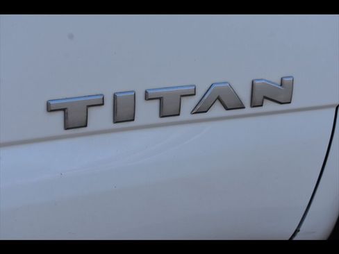 Used 2017 Nissan Titan S AWD/4WD image 54