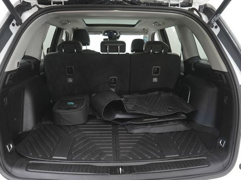 Used 2023 Jeep Grand Cherokee 4WD 4xe image 9