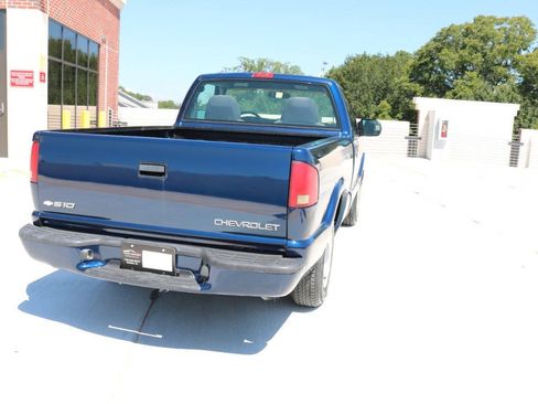 Used 2003 Chevrolet S10 Pickup LS RWD image 10